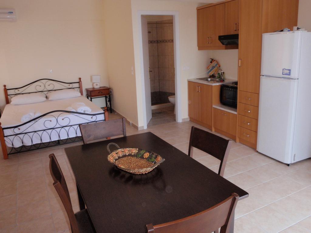 Afroksilia Apartamento Katouna Exterior foto